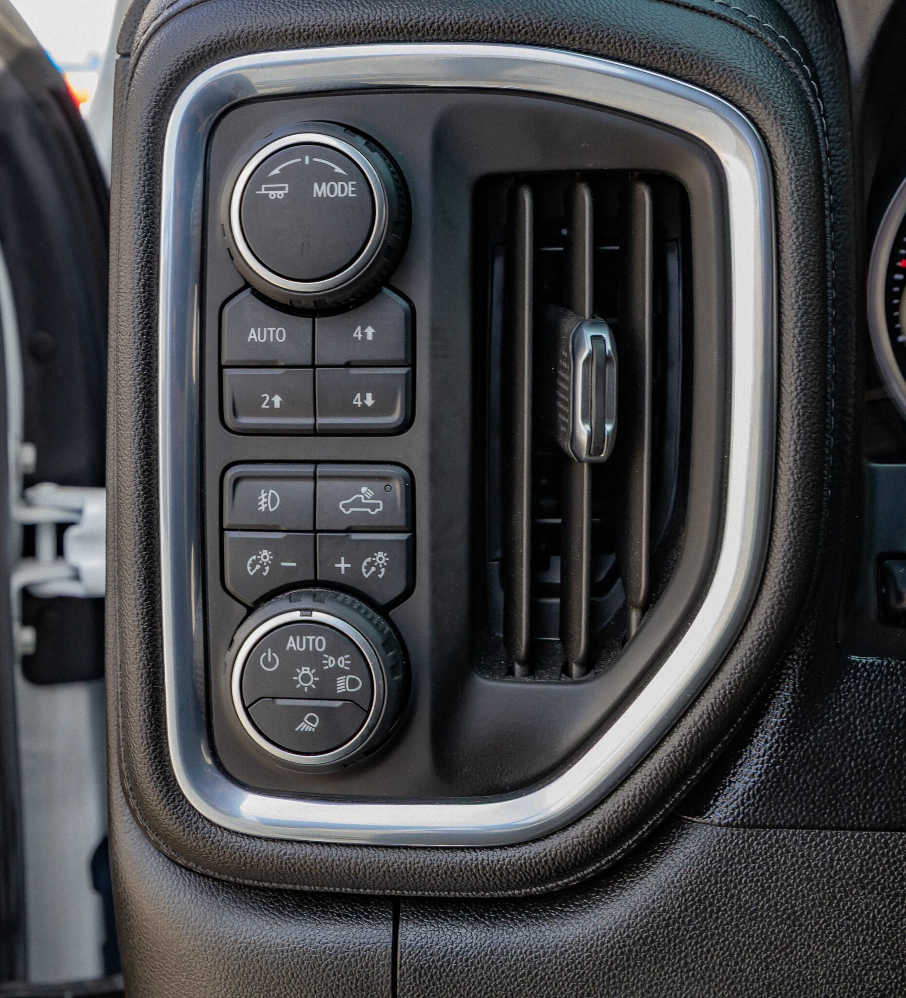 Used 2021 Chevrolet Silverado 2500 LTZ w/ Z71 Chrome Sport Edition AWD/4WD image 22
