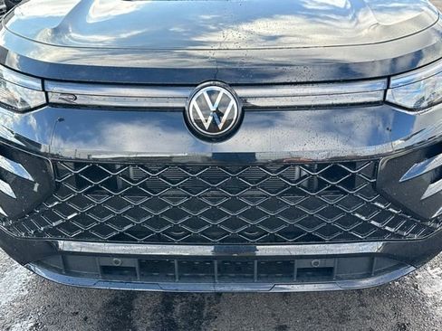 New 2026 Volkswagen Tiguan SE R-Line image 8