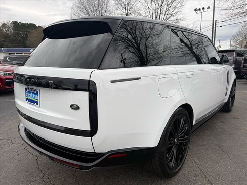 Used 2023 Land Rover Range Rover Long Wheelbase SE image 5