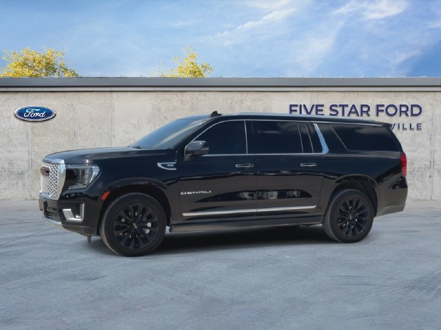 Used 2021 GMC Yukon XL Denali w/ Denali Premium Package RWD image 4