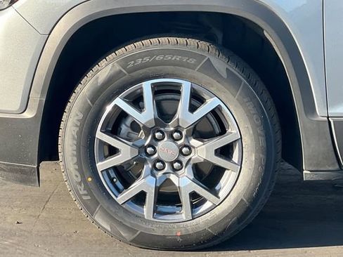 Used 2023 GMC Acadia SLT image 37