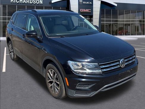 Used 2019 Volkswagen Tiguan SE w/ Panoramic Sunroof Package AWD/4WD image 4