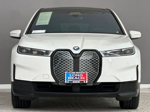 Used 2024 BMW iX xDrive50 w/ Premium Package AWD/4WD image 5