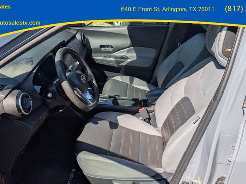 Used 2023 Nissan Kicks SR w/ SR Premium Package FWD image 9