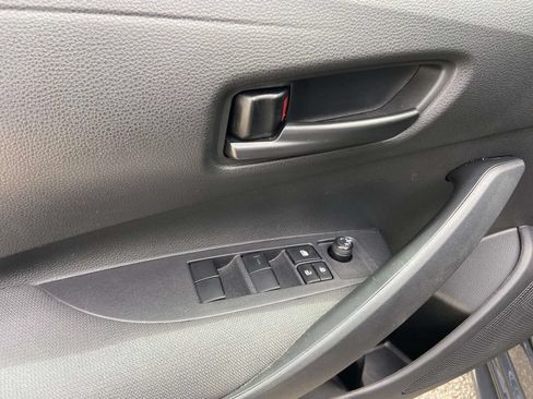 Used 2023 Toyota Corolla LE w/ LE Convenience Package FWD image 11