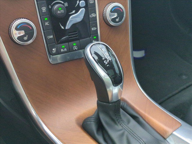 Used 2017 Volvo XC60 T5 Inscription w/ Preferred Option Package FWD image 10