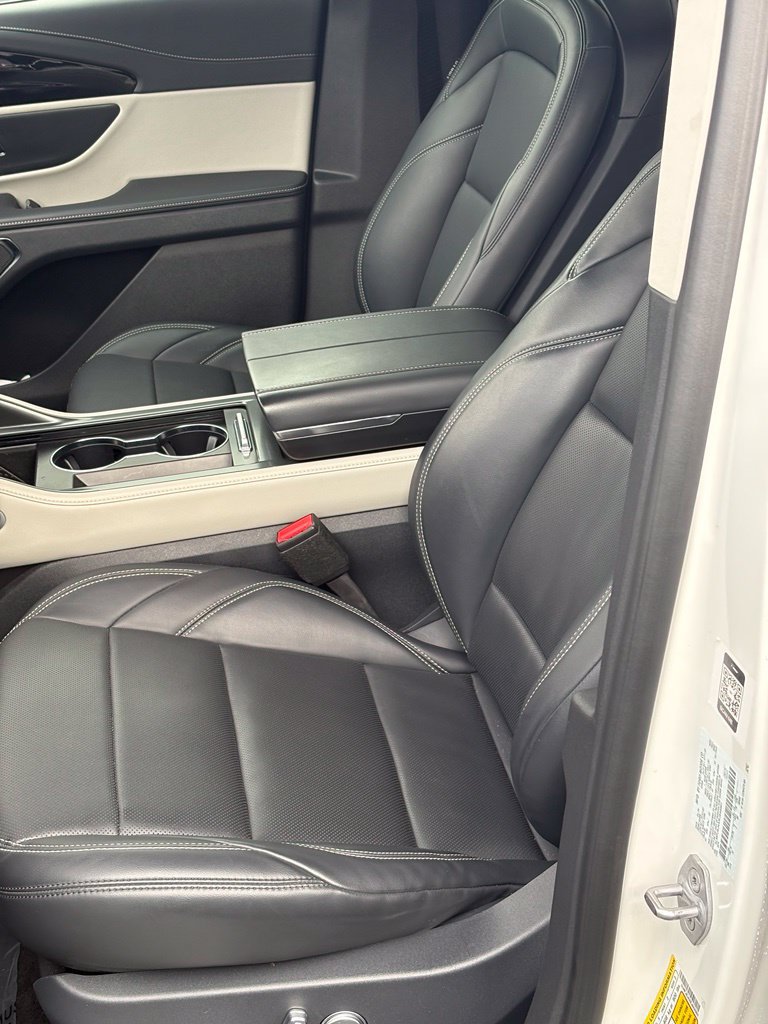 Used 2024 Lincoln Nautilus Premier AWD/4WD image 11