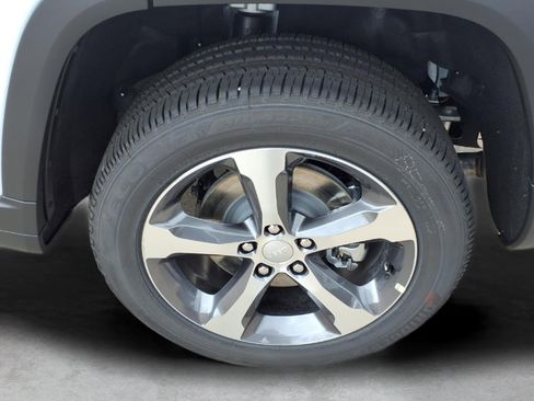New 2026 Jeep Grand Cherokee L Limited AWD/4WD image 7