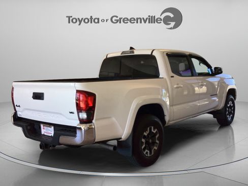 Used 2019 Toyota Tacoma SR5 AWD/4WD image 6