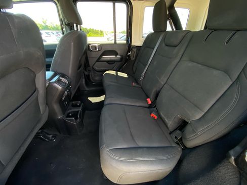 Used 2020 Jeep Wrangler Unlimited Sahara AWD/4WD image 12
