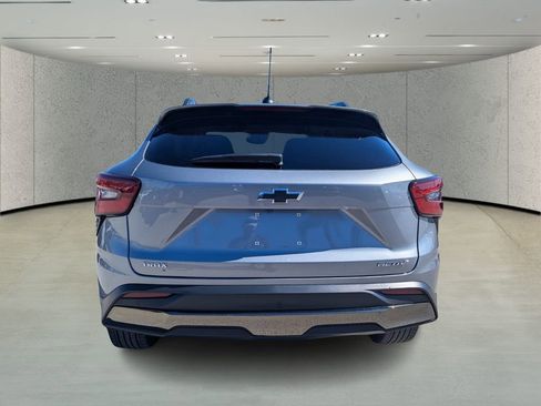 Used 2025 Chevrolet Trax ACTIV w/ Driver Confidence Package image 4