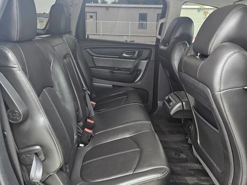 Used 2017 Chevrolet Traverse LT image 19