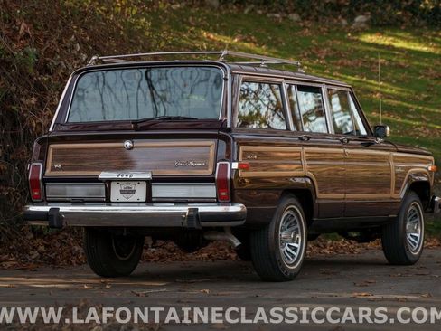 Used 1991 Jeep Grand Wagoneer image 16