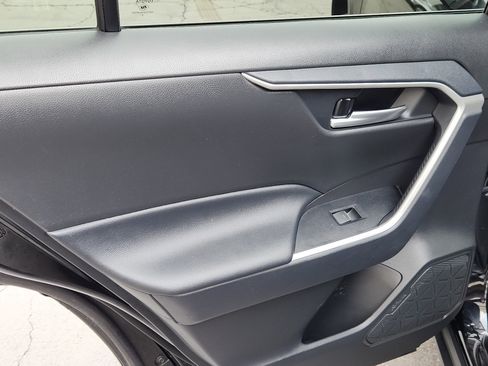 Used 2025 Toyota RAV4 XLE FWD image 22