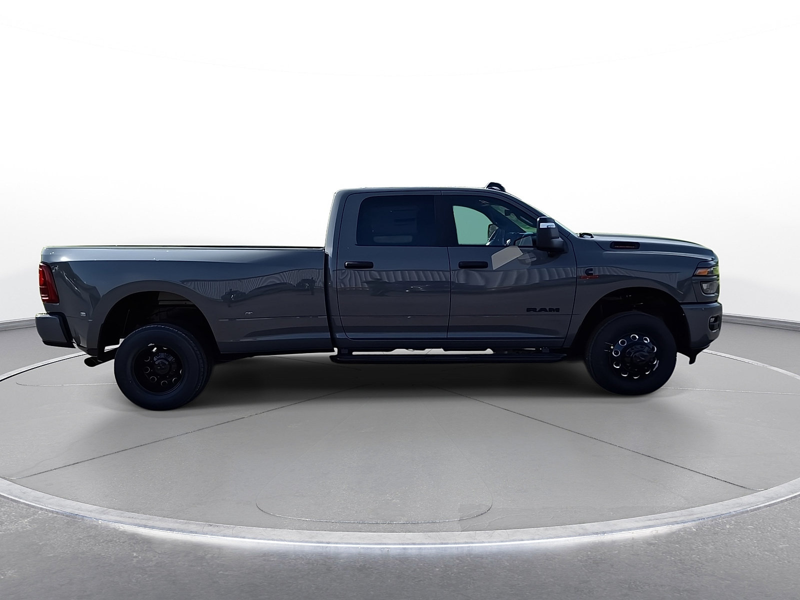 New 2026 RAM 3500 Big Horn AWD/4WD image 9