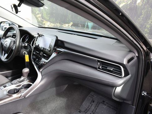 Used 2023 Toyota Camry LE image 24