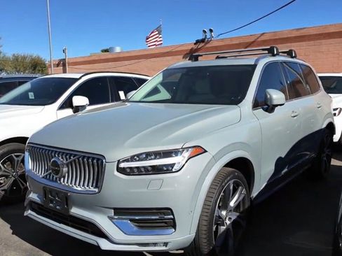 Used 2024 Volvo XC90 B6 Plus AWD/4WD image 4