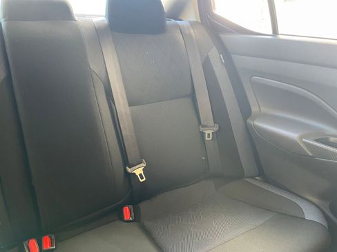 Used 2025 Nissan Versa SV image 32