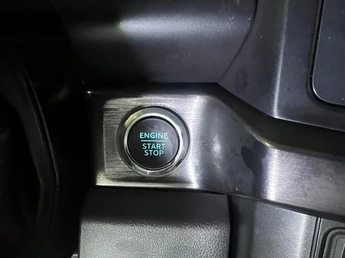 New 2026 Ford F350 Lariat w/ Black Appearance Package image 32