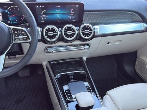 Certified 2020 Mercedes-Benz GLB 250 image 35