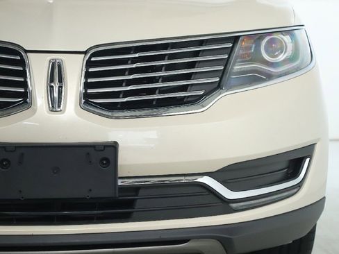 Used 2016 Lincoln MKX Reserve w/ Climate Package image 8
