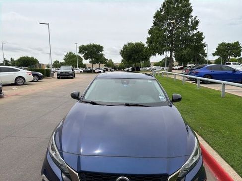 Used 2021 Nissan Altima 2.5 SR w/ SR Premium Package FWD image 4