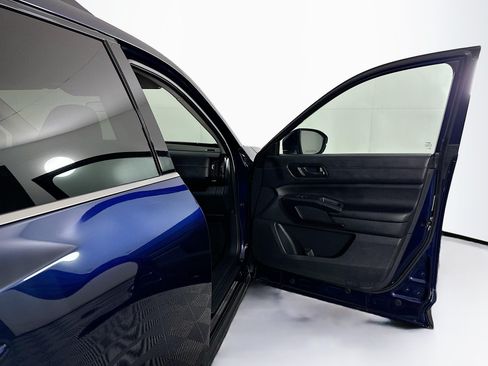 Used 2025 Nissan Pathfinder SV AWD/4WD image 34