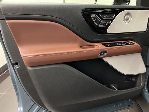 New 2025 Lincoln Aviator Reserve w/ Equipment Group 201A image 29