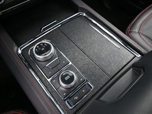 Used 2022 Ford Expedition Max Limited image 15