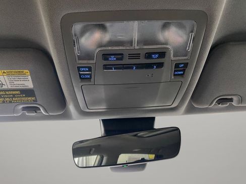 Used 2017 Toyota Highlander XLE AWD/4WD image 18