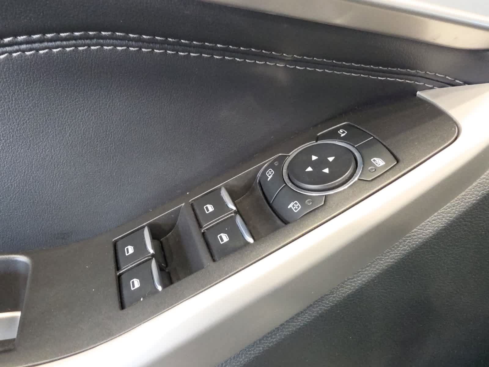Used 2024 Ford Explorer Limited w/ Equipment Group 301A AWD/4WD image 19