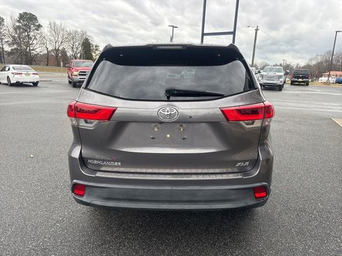 Used 2019 Toyota Highlander XLE image 7