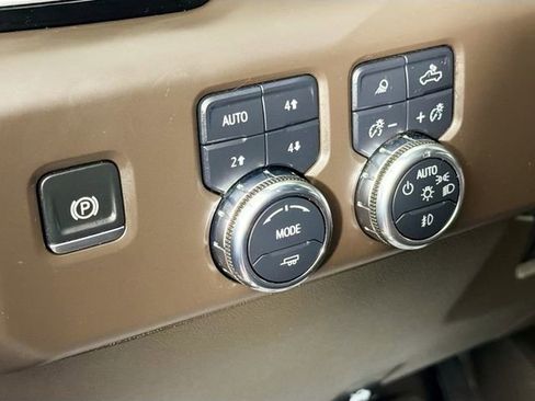 Used 2024 GMC Sierra 2500 Denali w/ Denali Reserve Package image 10