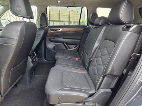 Used 2025 Volkswagen Atlas SE FWD image 25