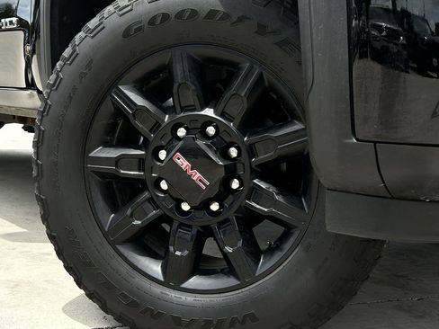 Used 2025 GMC Sierra 2500 AT4 AWD/4WD image 10