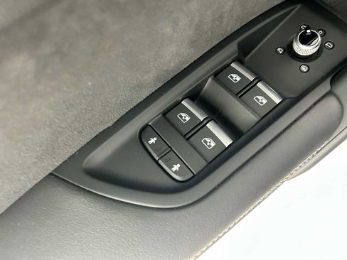 Used 2021 Audi Q5 e Premium Plus w/ Premium Plus Package image 15