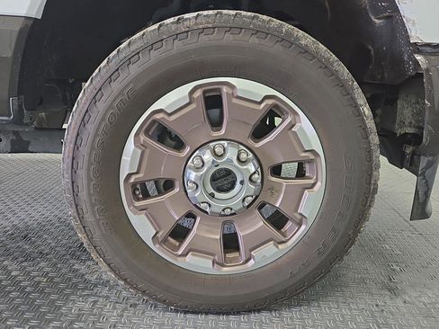 Used 2024 Ford F250 King Ranch w/ FX4 Off-Road Package image 31