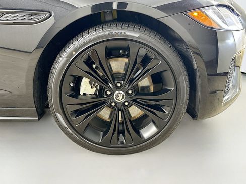 Used 2024 Jaguar XF R-Dynamic SE AWD/4WD image 11
