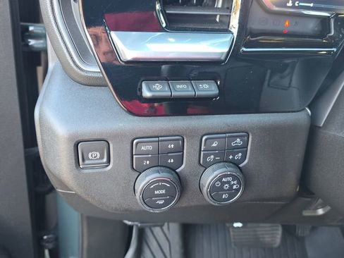 Used 2025 Chevrolet Silverado 2500 LTZ w/ Trail Boss Package image 15