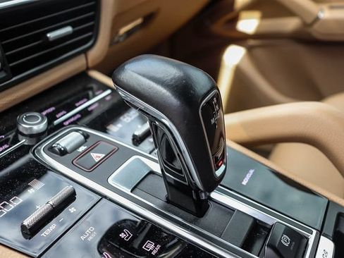 Used 2021 Porsche Cayenne AWD/4WD image 20