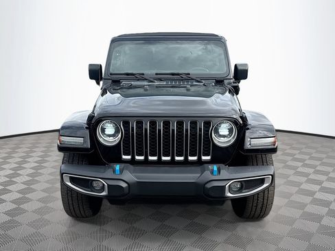 Used 2023 Jeep Wrangler Unlimited Sahara w/ Cold Weather Group AWD/4WD image 2