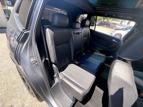 Certified 2023 Volkswagen Tiguan SE R-Line FWD image 26