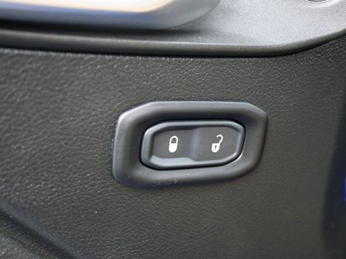 Used 2020 Jeep Wrangler Sport image 31