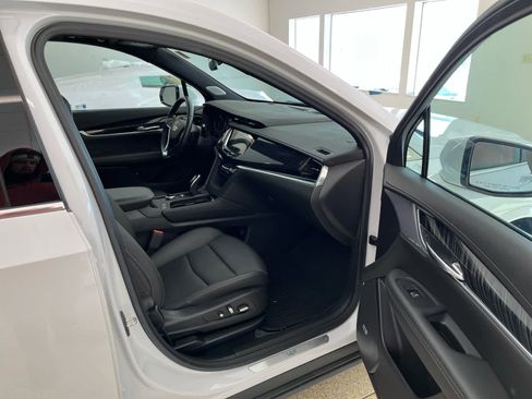 Used 2024 Cadillac XT6 Premium Luxury w/ LPO, Floor Liner Package AWD/4WD image 15