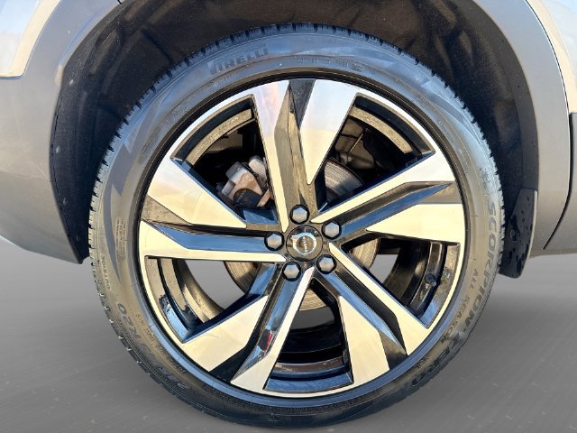 Certified 2024 Volvo XC40 B5 Ultimate w/ Climate Package AWD/4WD image 23