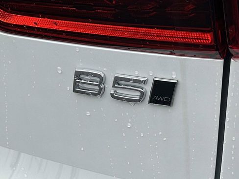 New 2026 Volvo XC60 B5 Plus w/ Protection Package Premier image 23