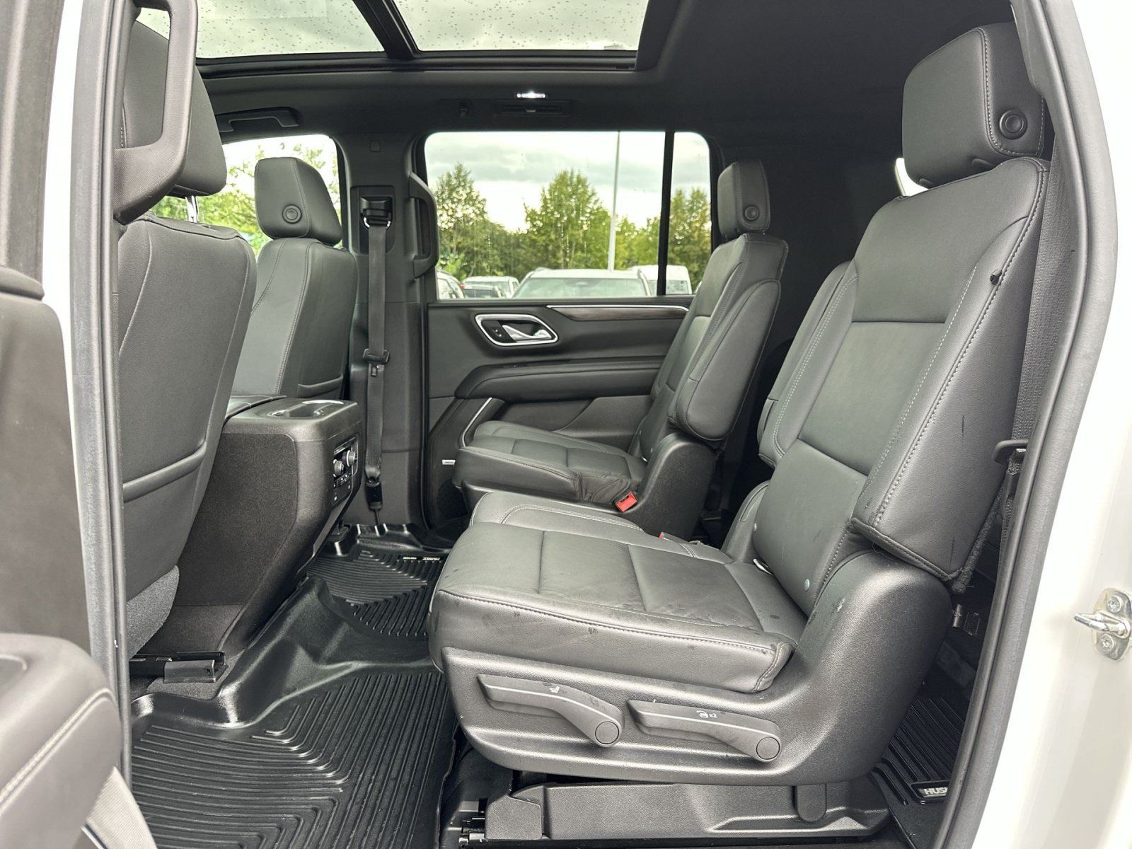 Used 2021 Chevrolet Suburban Z71 w/ Luxury Package AWD/4WD image 26
