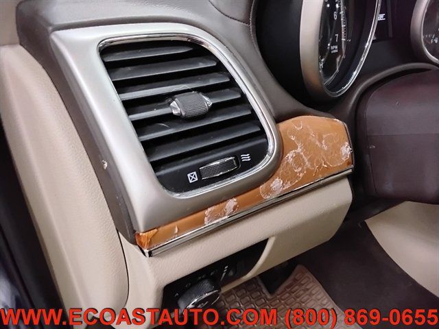 Used 2012 Jeep Grand Cherokee Overland AWD/4WD image 16