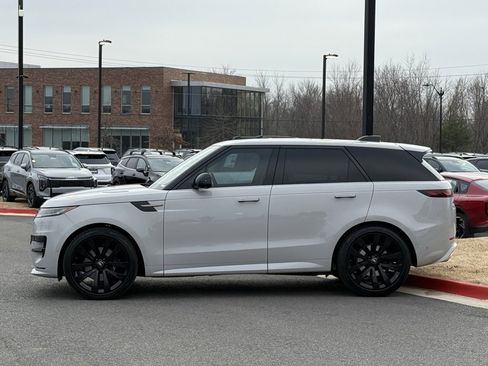 Used 2024 Land Rover Range Rover Sport Dynamic SE image 4
