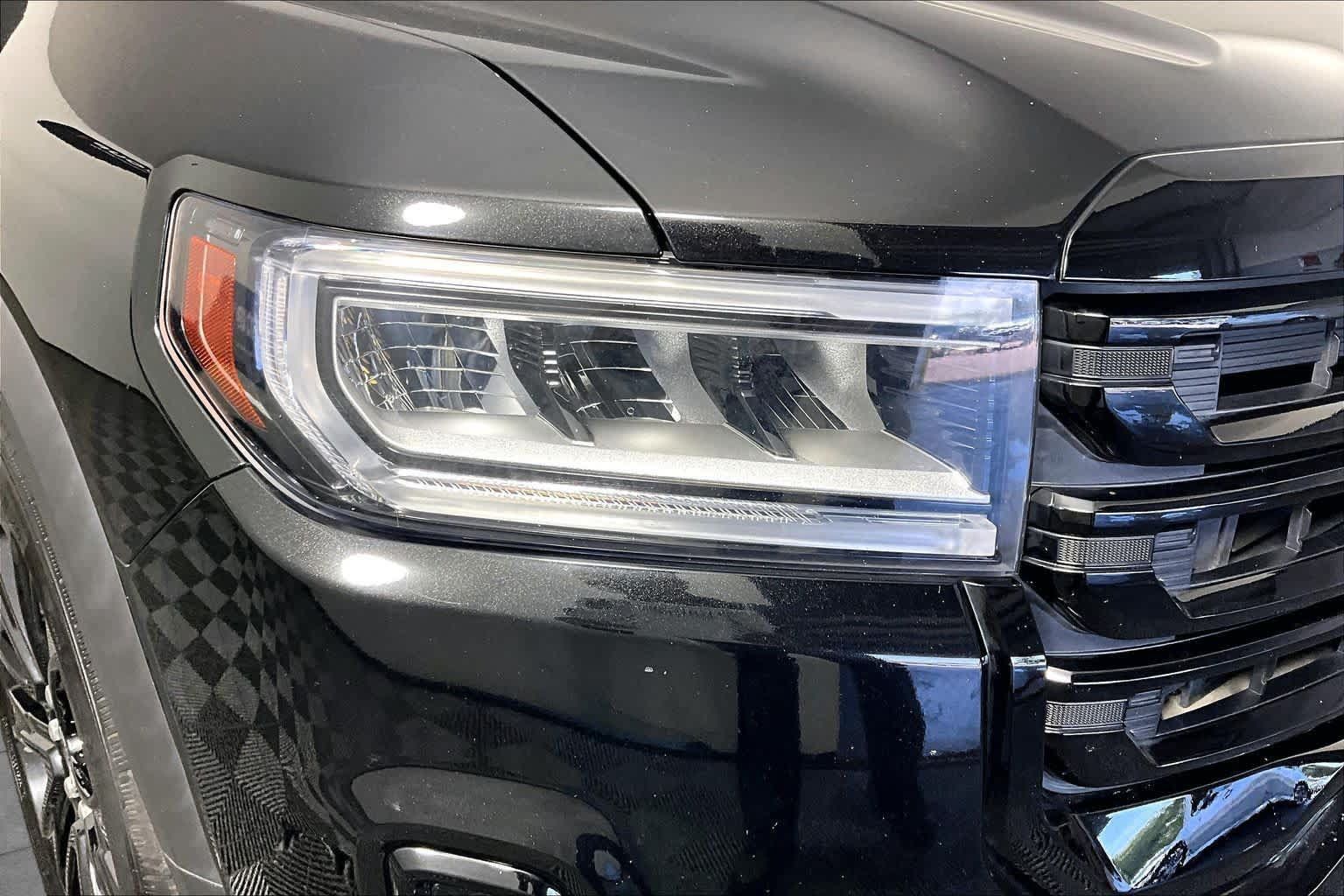 Used 2022 GMC Acadia SLT w/ Elevation Edition FWD image 26